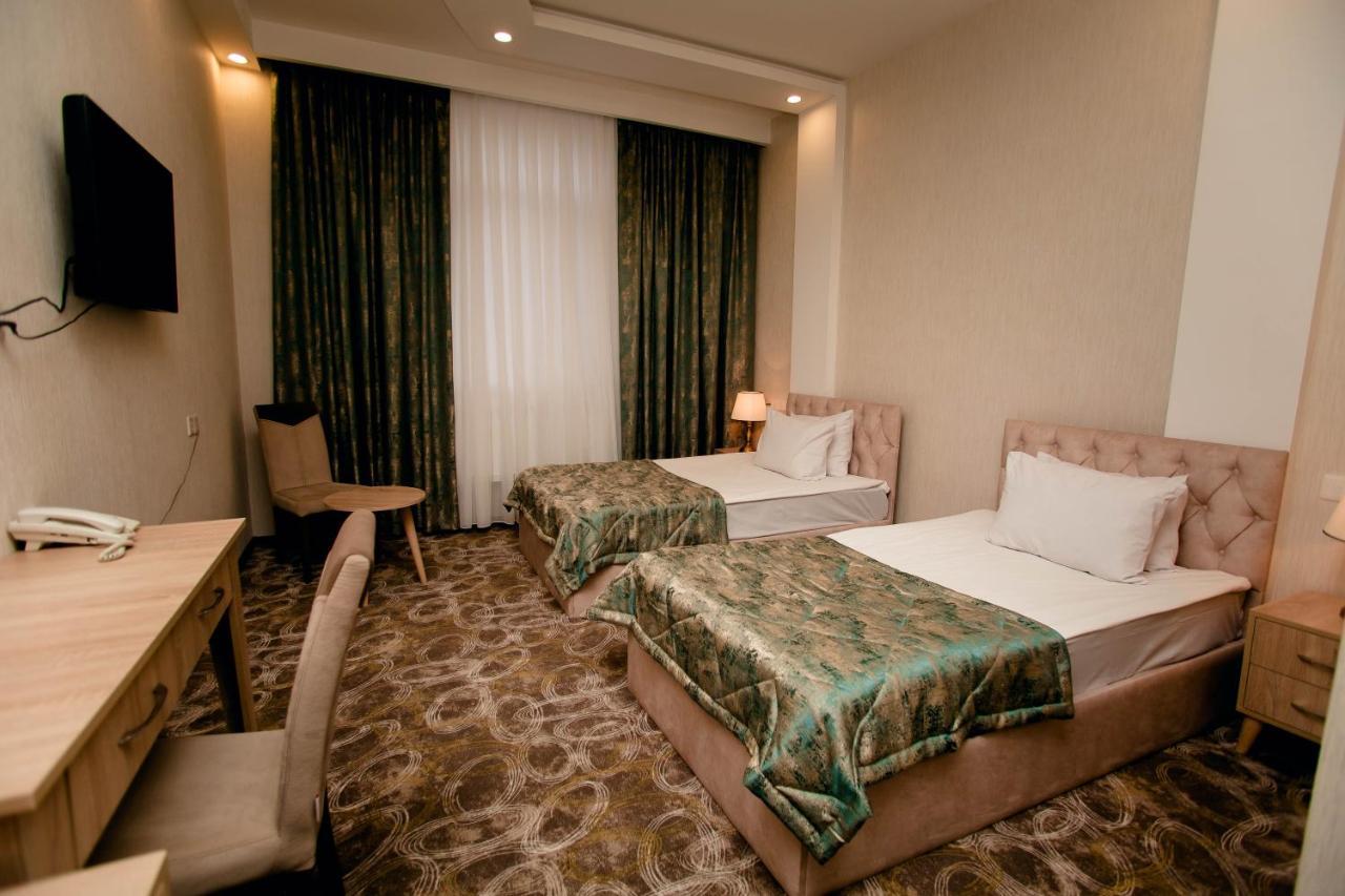 Cinema Boutique Hotel Gandja Eksteriør billede